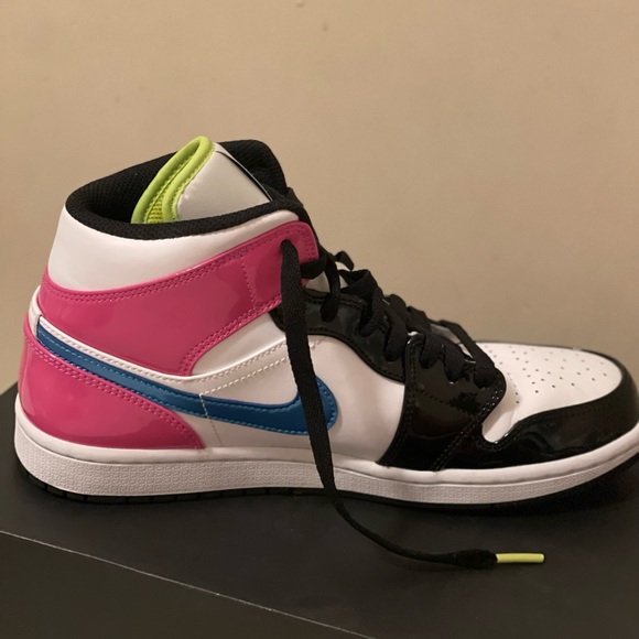 AIR JORDAN 1 MID SE